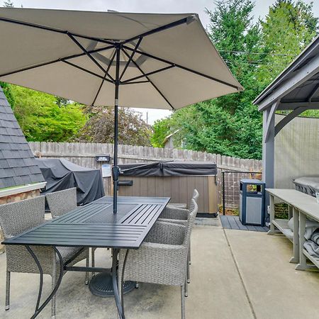 Puget Sound Cabin With Hot Tub And Water Views! Bremerton Ngoại thất bức ảnh