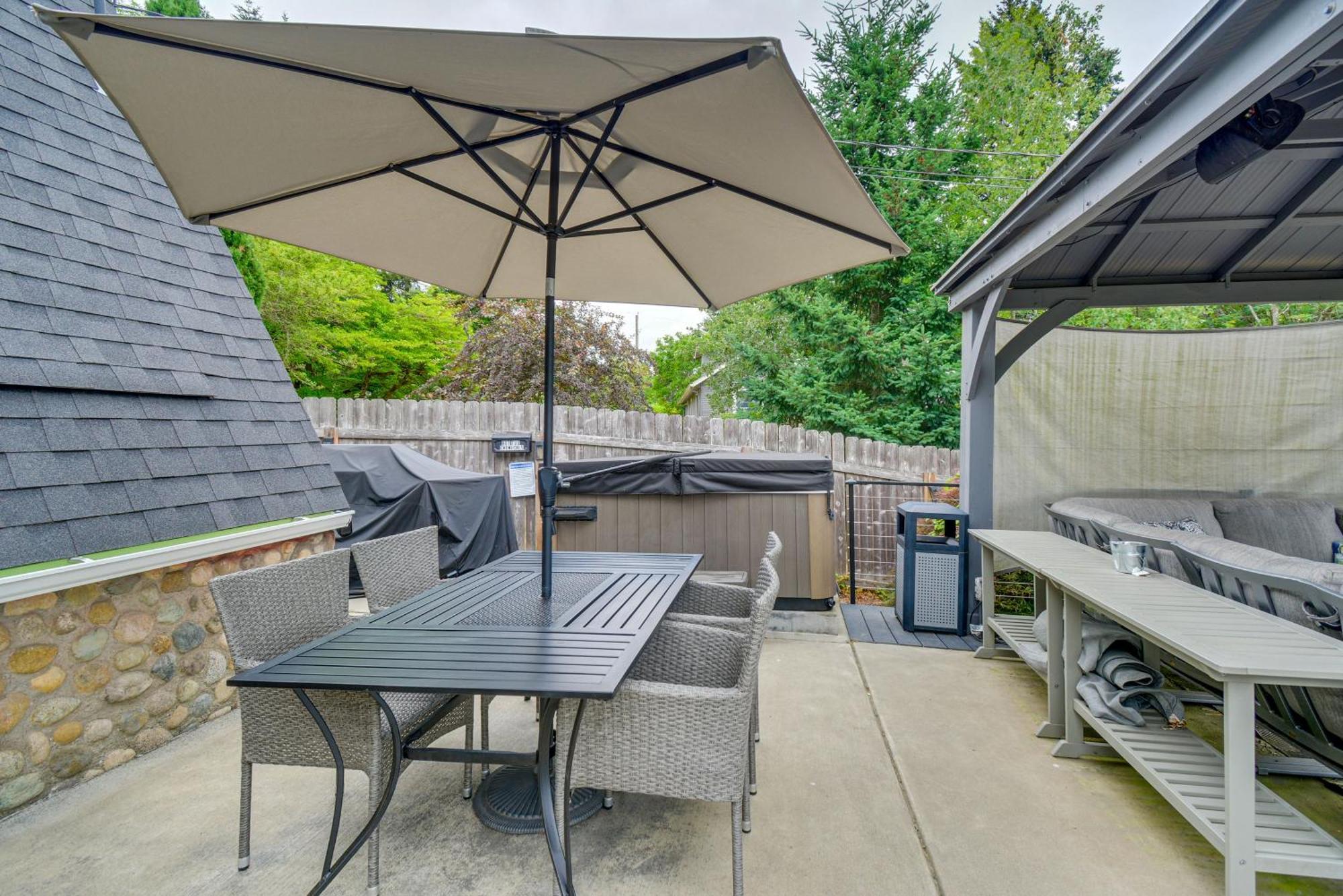 Puget Sound Cabin With Hot Tub And Water Views! Bremerton Ngoại thất bức ảnh